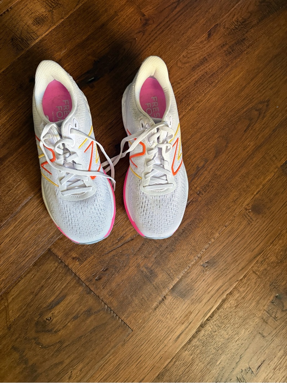 New Balance Women's White and Pink Athletic Running Shoes
